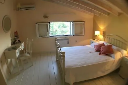 Costa Hydra * Plépi